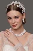 types of bridal crowns engagement crowns wedding crown jewelry royal crown queen crown diadem tiara