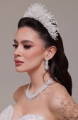 types of bridal crowns engagement crowns wedding crown jewelry royal crown queen crown diadem tiara