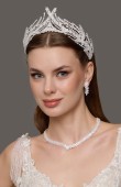 types of bridal crowns engagement crowns wedding crown jewelry royal crown queen crown diadem tiara