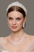 types of bridal crowns engagement crowns wedding crown jewelry royal crown queen crown diadem tiara
