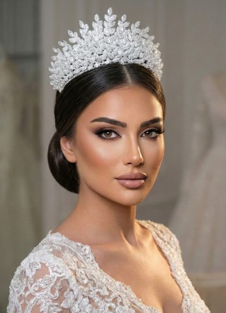 types of bridal crowns engagement crowns wedding crown jewelry royal crown queen crown diadem tiara