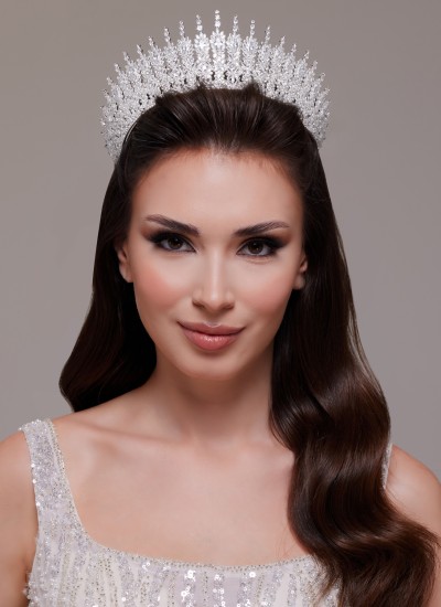 types of bridal crowns engagement crowns wedding crown jewelry royal crown queen crown diadem tiara